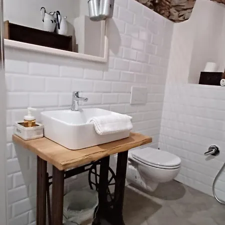 La Casa Stregatta Bed & Breakfast Sassetta